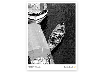 Entre botes y silencios